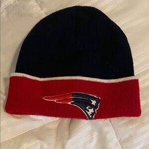 Vintage Patriots beanie winter hat. Measures aprox. 18” circumference.